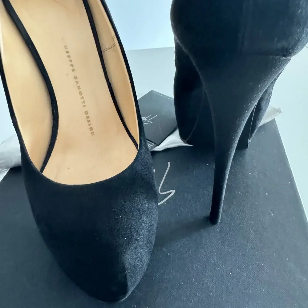 GIUSEPPE ZANOTTI  Eva Black Suede Pumps, size 38.5 - Picture 12 of 17